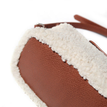 Pam Shoulder Ugg Bags women's sheepskin shoulder purse in Beige view 9